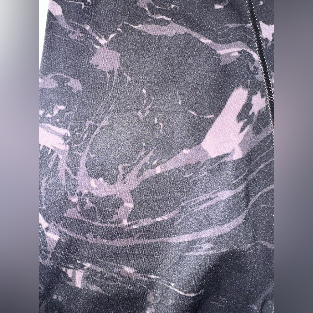 Athleta Velocity Stash Pocket Marble 7/8 Tight Black Purple Print Women’s Size M - Picture 5 of 8